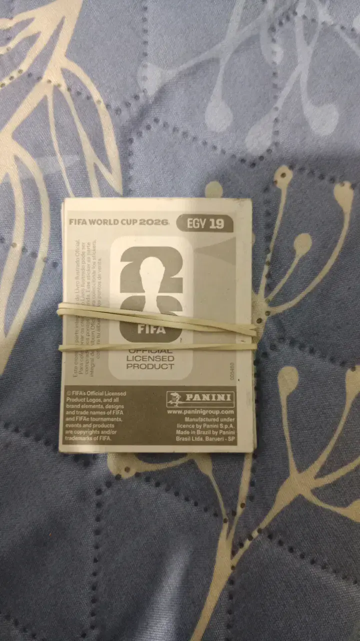 Se vende paquete de figuritas del mundia y tarjeta - 4