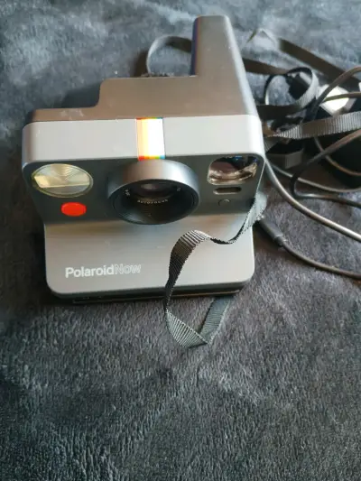 Cámara instantánea Polaroid Now con autofoco - miniatura 1