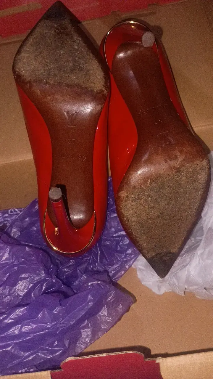 Tacones rojos de charol elegantes - 3