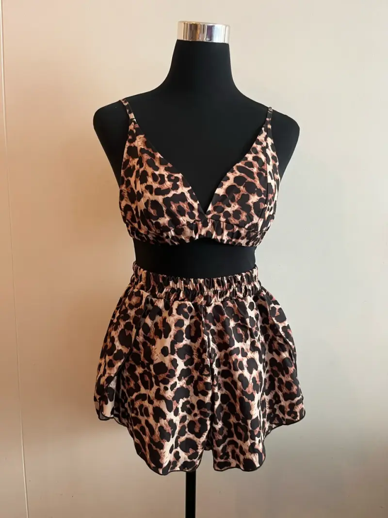 Conjunto de blusa y falda con estampado animal print - 5