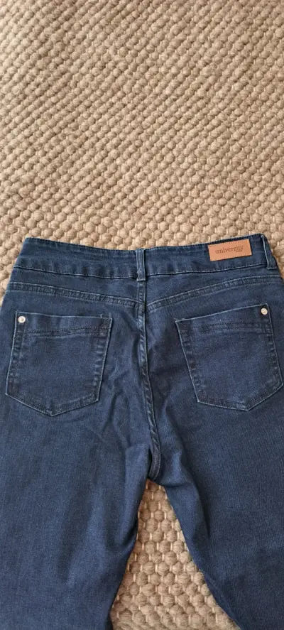 Jeans azul oscuro - miniatura 1