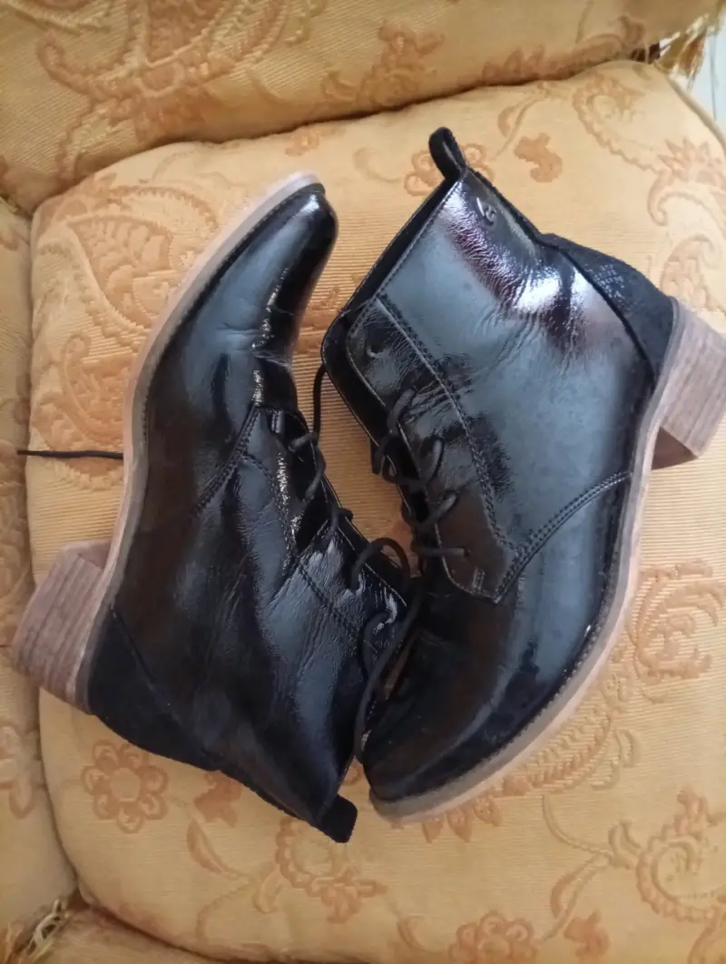 Botines de cuero negro con cordones - 1