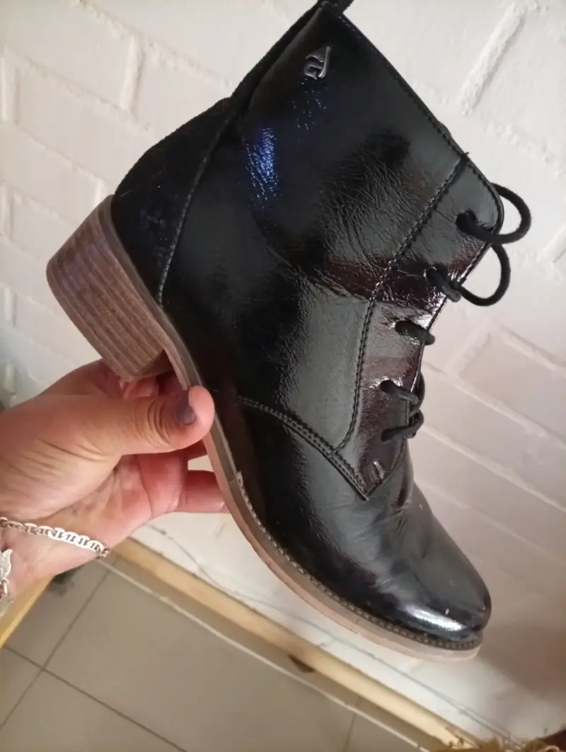 Botines de cuero negro con cordones - 2