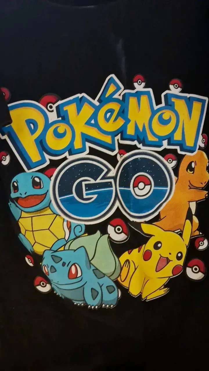Polera Pokémon Go negra con personajes - 1