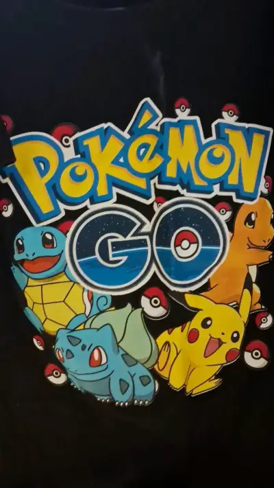 Polera Pokémon Go negra con personajes - miniatura 1