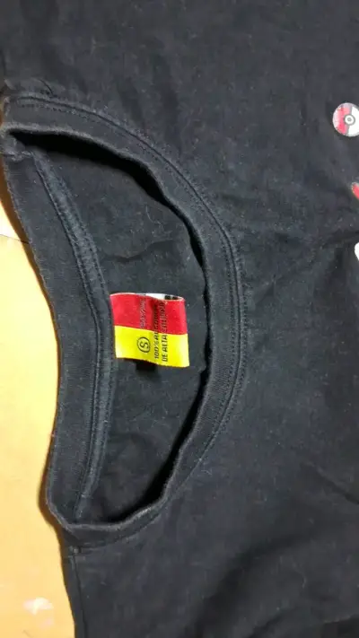 Polera Pokémon Go negra con personajes - miniatura 3