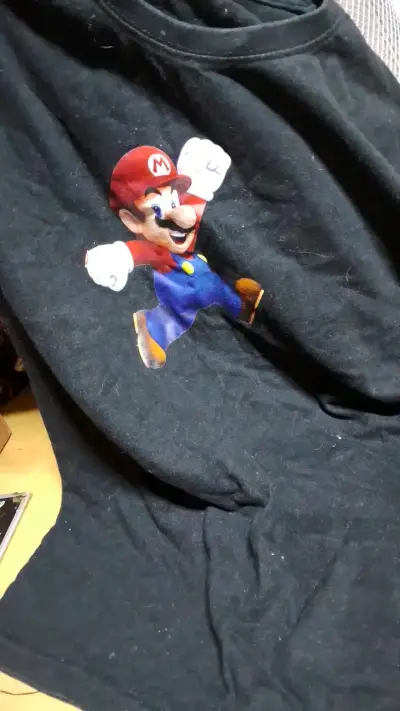 Polera negra con diseño de Mario Bros - miniatura 1