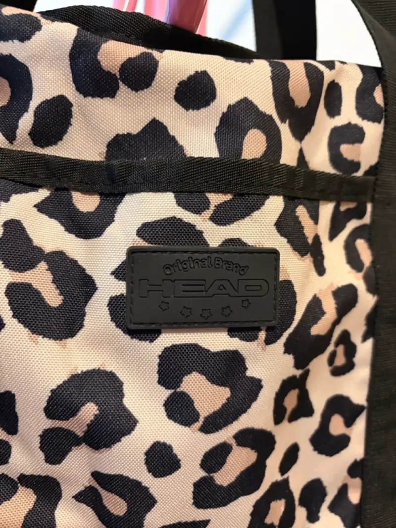 Bolso tote estampado leopardo con asas negras - 3