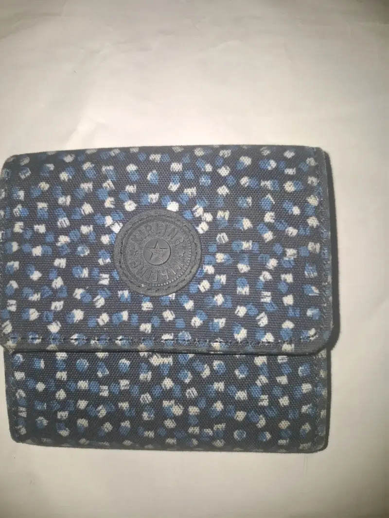 Billetera Kipling estampada azul y blanca - 1