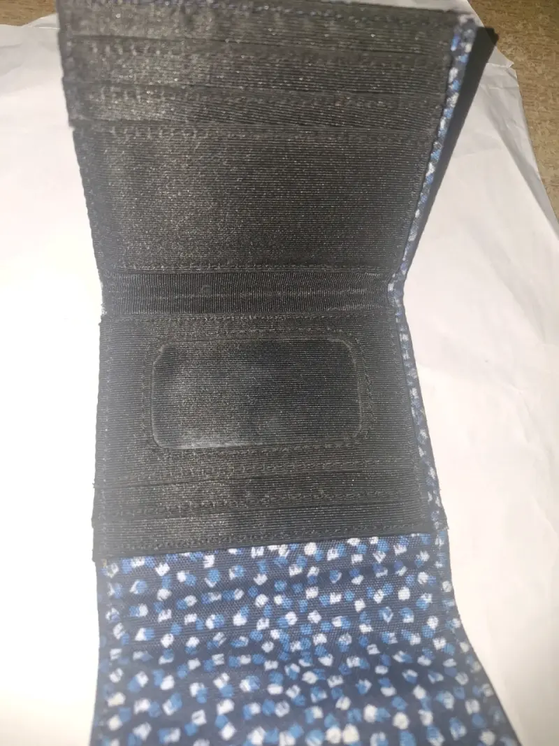 Billetera Kipling estampada azul y blanca - 2