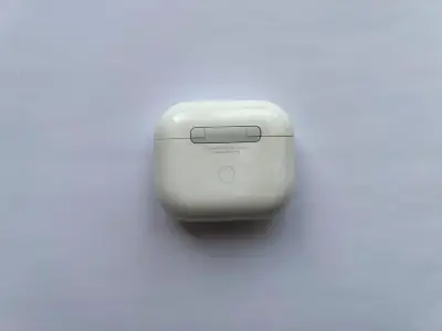 AirPods 3ª Generación Originales – Buen estado - miniatura 1
