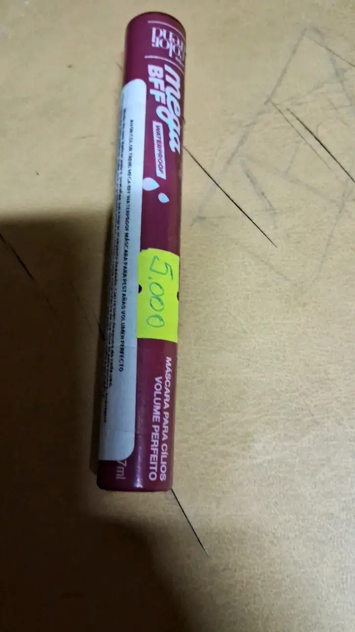 Máscara de pestañas Mega BFF Waterproof
