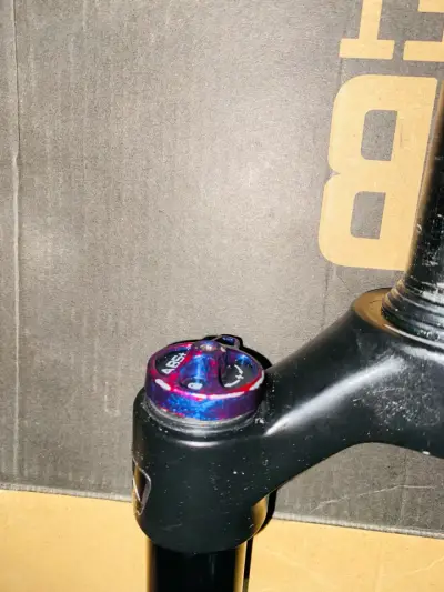 Horquilla de aire para bicicleta de montaña - miniatura 4