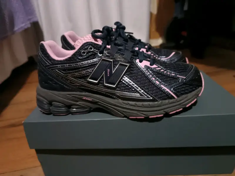 Zapatillas deportivas New Balance negras y rosadas - 4