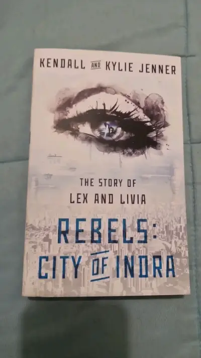 Rebels: City of Indra de Kendall y Kylie Je - miniatura 1