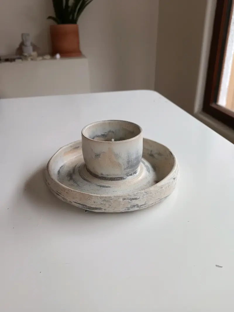 Portavelas de cerámica artesanal estilo rústico
