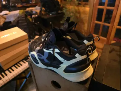Zapatillas deportivas Under Armour negras - miniatura 3