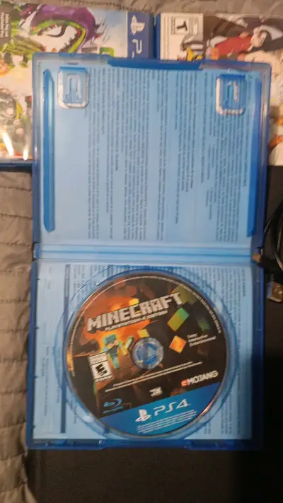Consola PS4 con juegos y control - miniatura 2