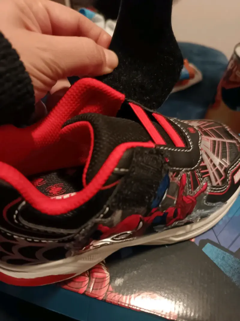 Zapatillas infantiles Spider-Man con luces - 5