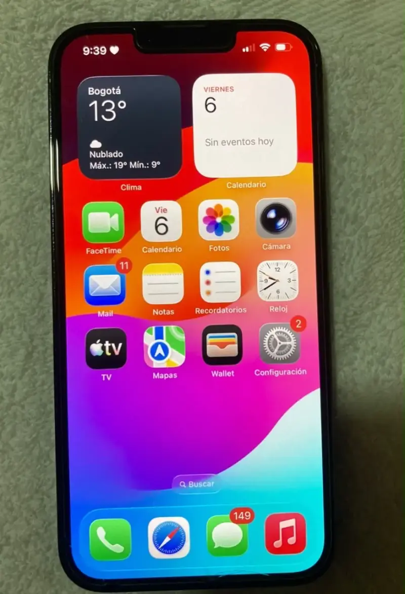 iPhone con pantalla completa en buen estado - 1