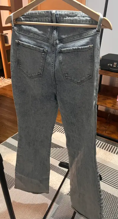 Jeans de mezclilla azul para mujer - miniatura 1