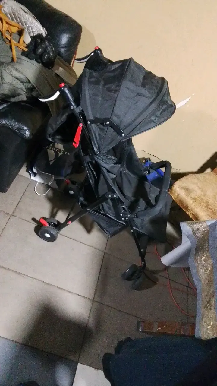 Coche de paseo plegable negro para bebé - 3