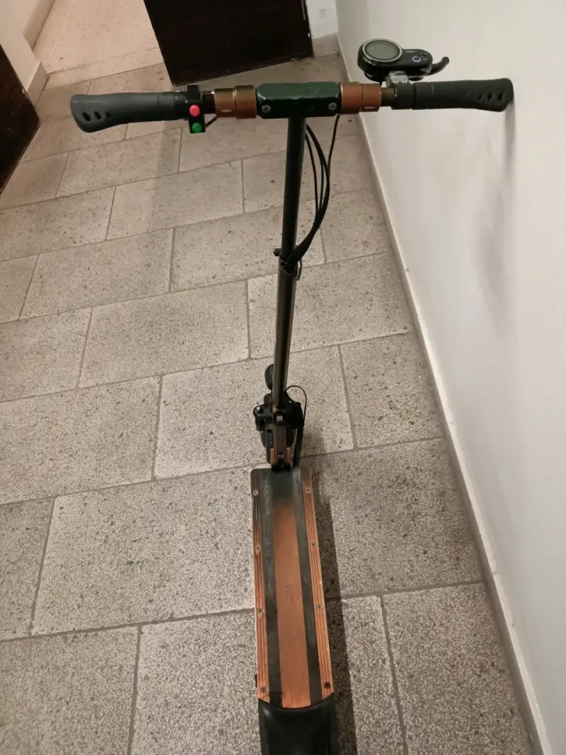 Scooter eléctrico plegable en buen estado - 3