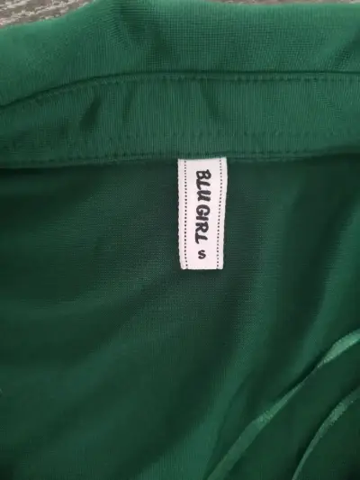 Blusa verde de manga larga para mujer - miniatura 3