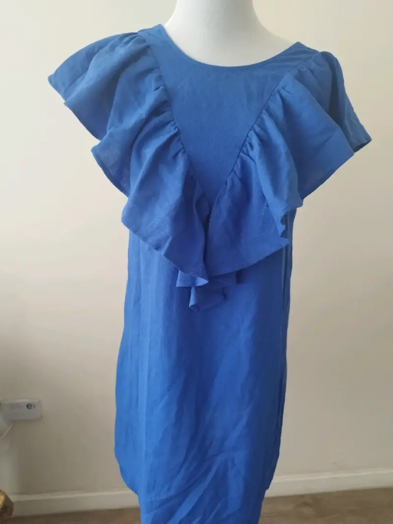 Vestido azul con volantes para mujer - 1