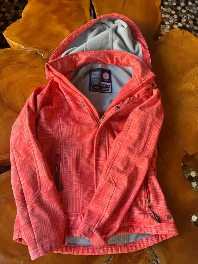 Chaqueta impermeable naranja capucha para mujer - miniatura 1