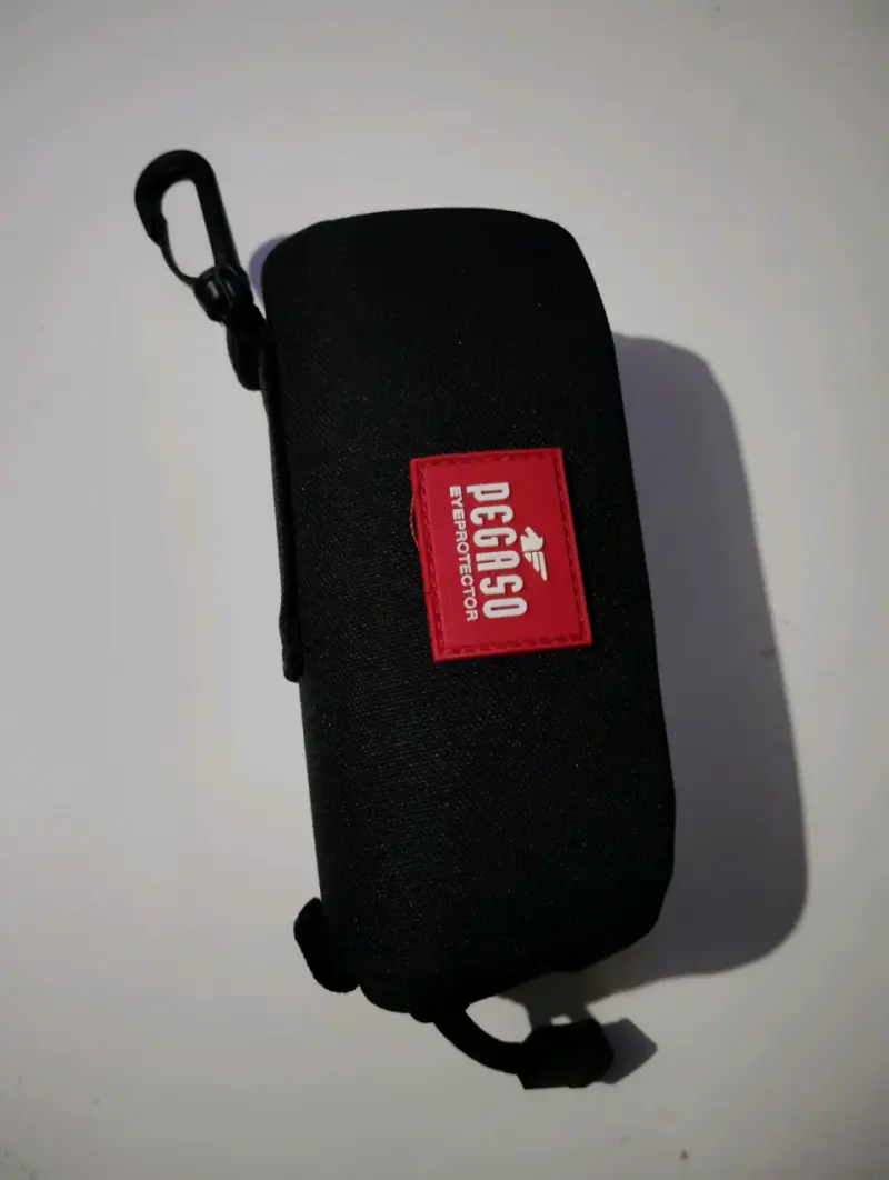 Estuche protector para gafas - Pegaso alta calidad - 1