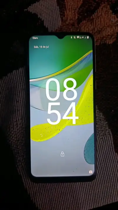 Celular Motorola e13 - miniatura 1