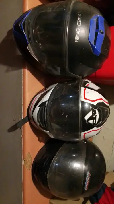 Cascos de moto integrales variados en buen estado - miniatura 4