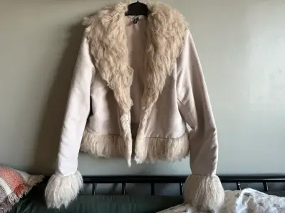 Chaqueta de piel sintética beige - miniatura 1