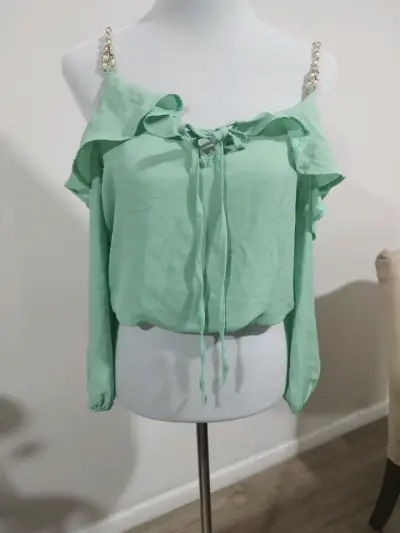 Blusa verde menta con tirantes de cadena - miniatura 1