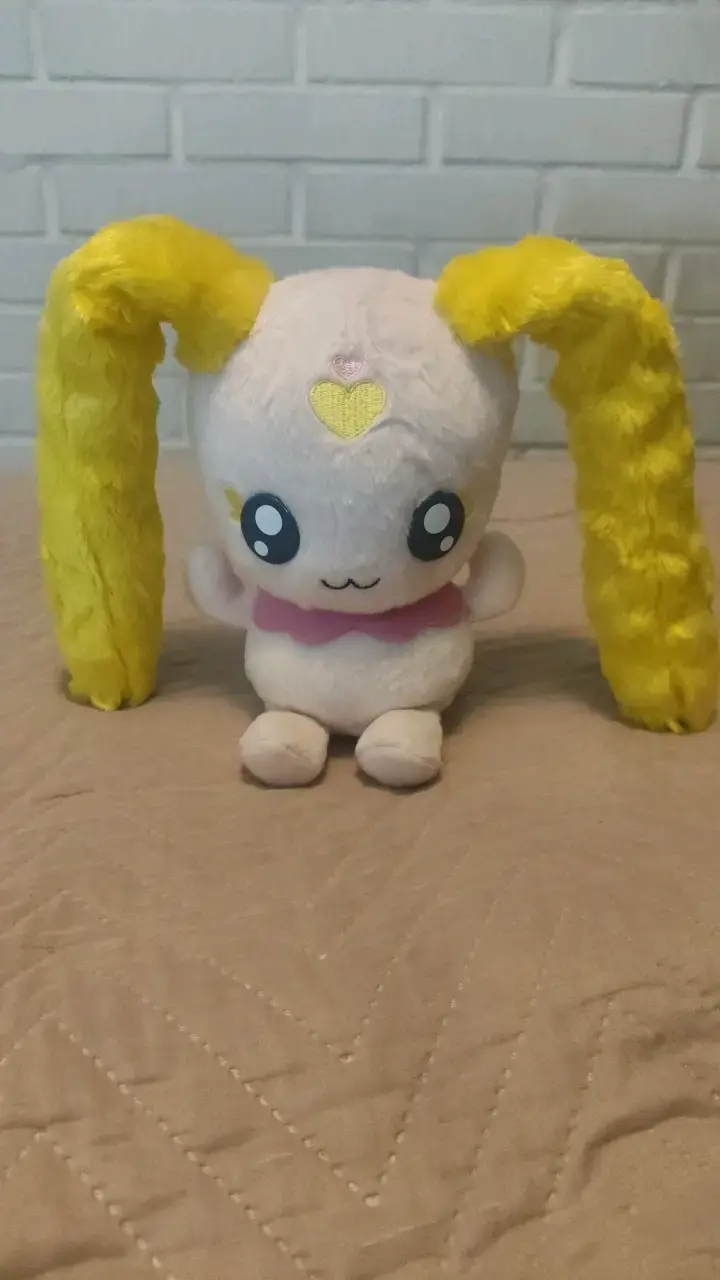 Peluche de personaje con orejas largas - 1