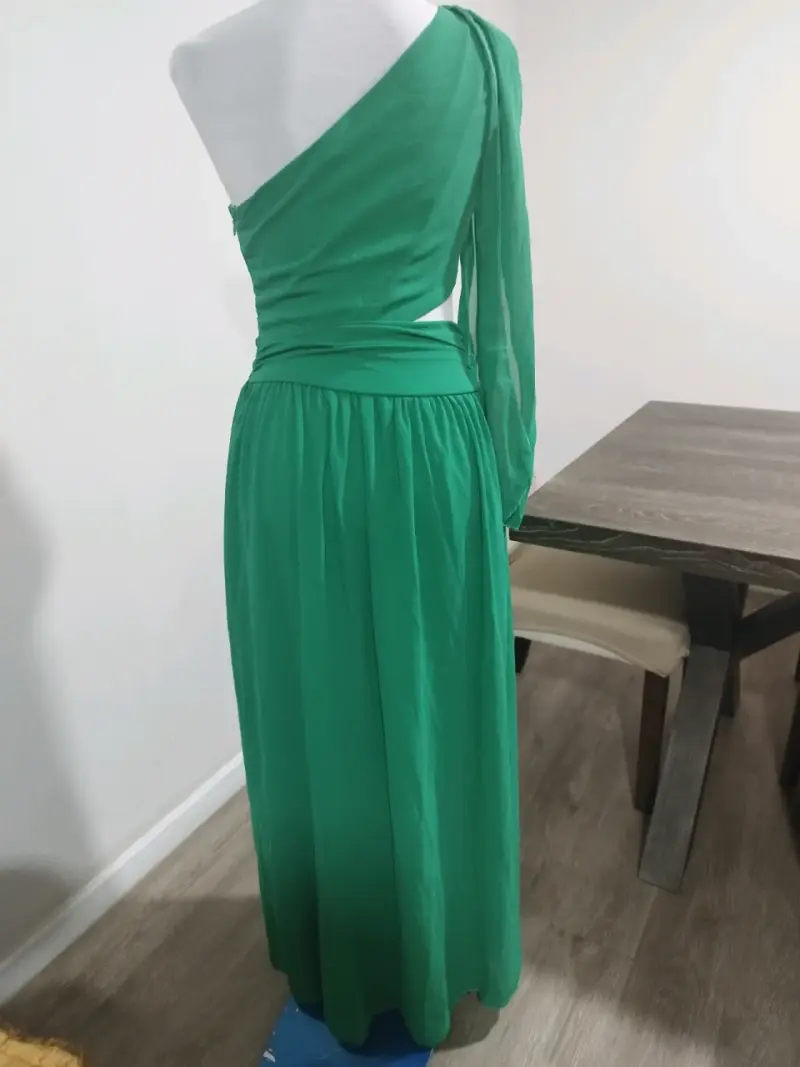 Vestido verde de un solo hombro elegante - 4