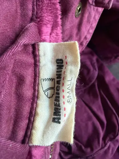 Parka morada con capucha y bolsillos - miniatura 2