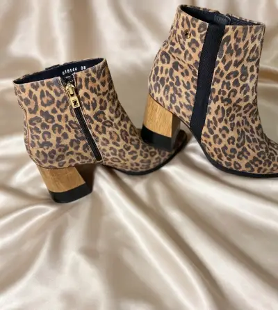 Botines de tacón animal print leopardo - miniatura 3