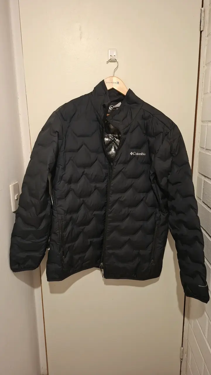 Chaqueta Columbia negra acolchada para invierno - 1