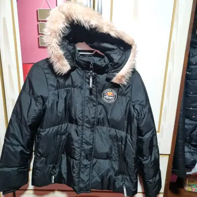 Chaqueta de invierno negra con capucha de piel Ellesse - miniatura 1