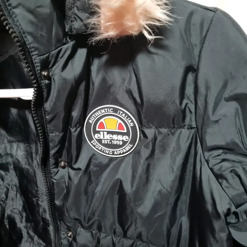 Chaqueta de invierno negra con capucha de piel Ellesse - 2