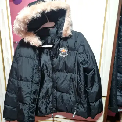 Chaqueta de invierno negra con capucha de piel Ellesse - miniatura 3
