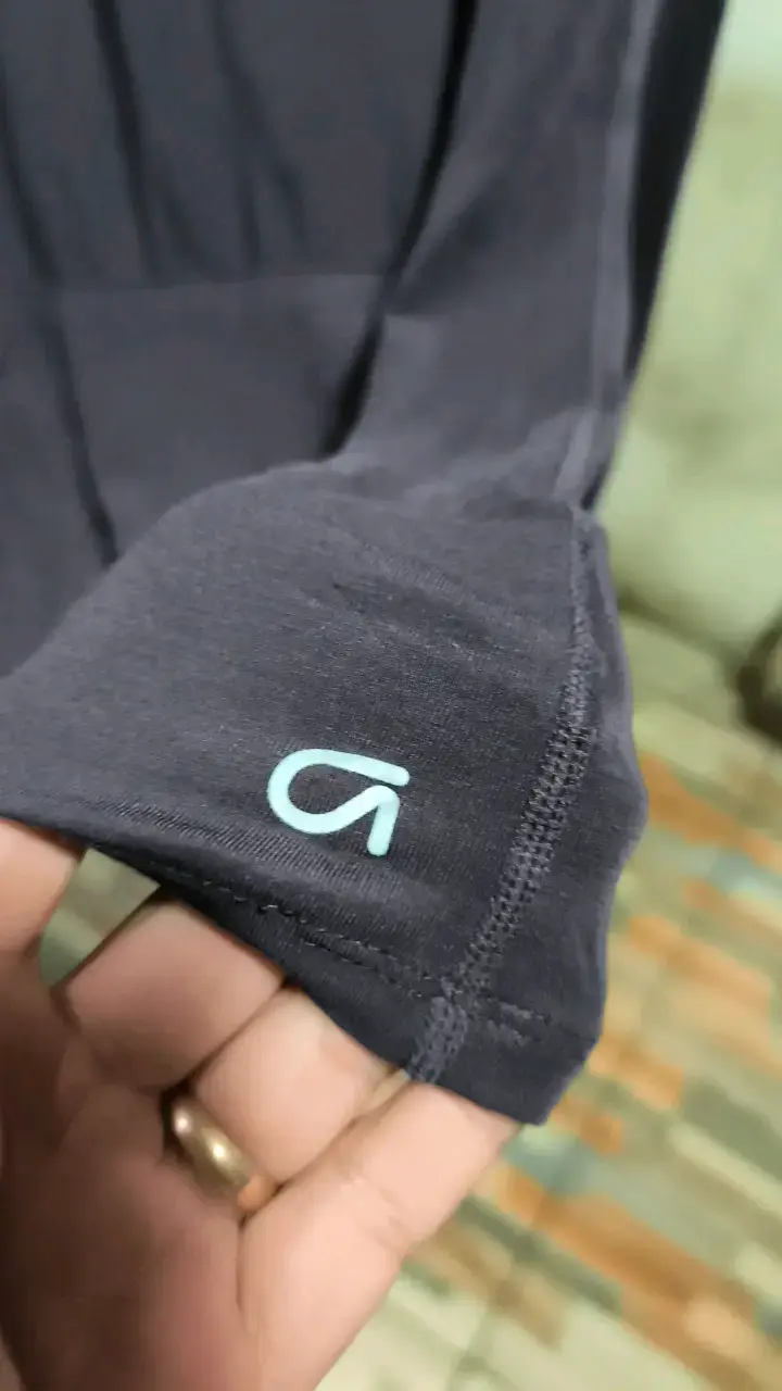 Polerón negro con capucha para hombre - 5