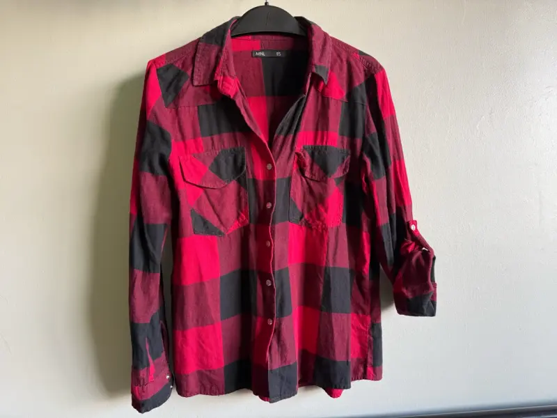 Camisa de franela a cuadros roja y negra para mujer - 1