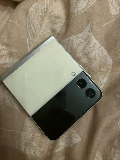 Smartphone plegable con doble cámara Z Flip 3 - miniatura 1