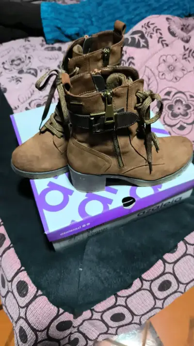 Botines de cuero marrón con hebilla Azaleia - miniatura 1