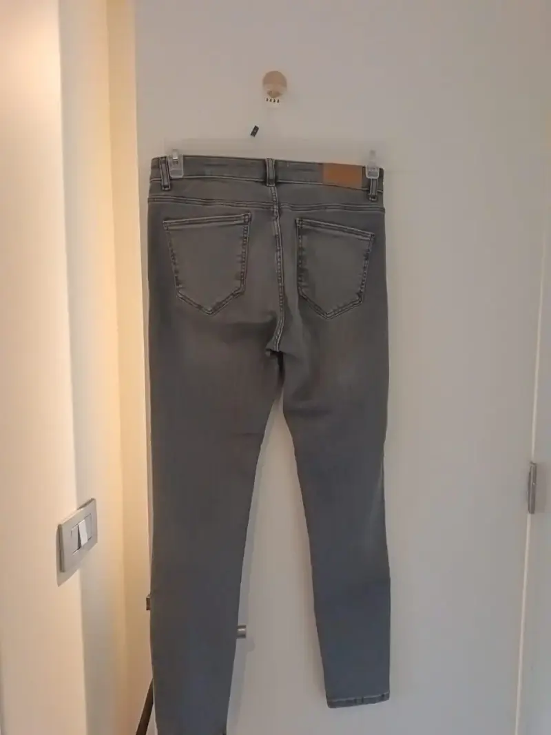 Jeans grises Zara para mujer - 2