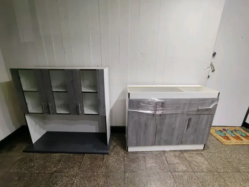 Mueble de cocina con alacena gris moderno - 1