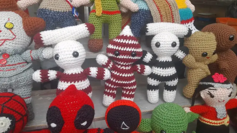 Muñecos amigurumi tejidos a mano